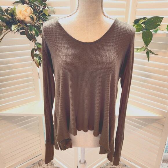 WE THE FREE MALIBU GREEN HIGH LOW LONG SLEEVE THERMAL SIZE XS (OVERSIZED) - Picture 2 of 8